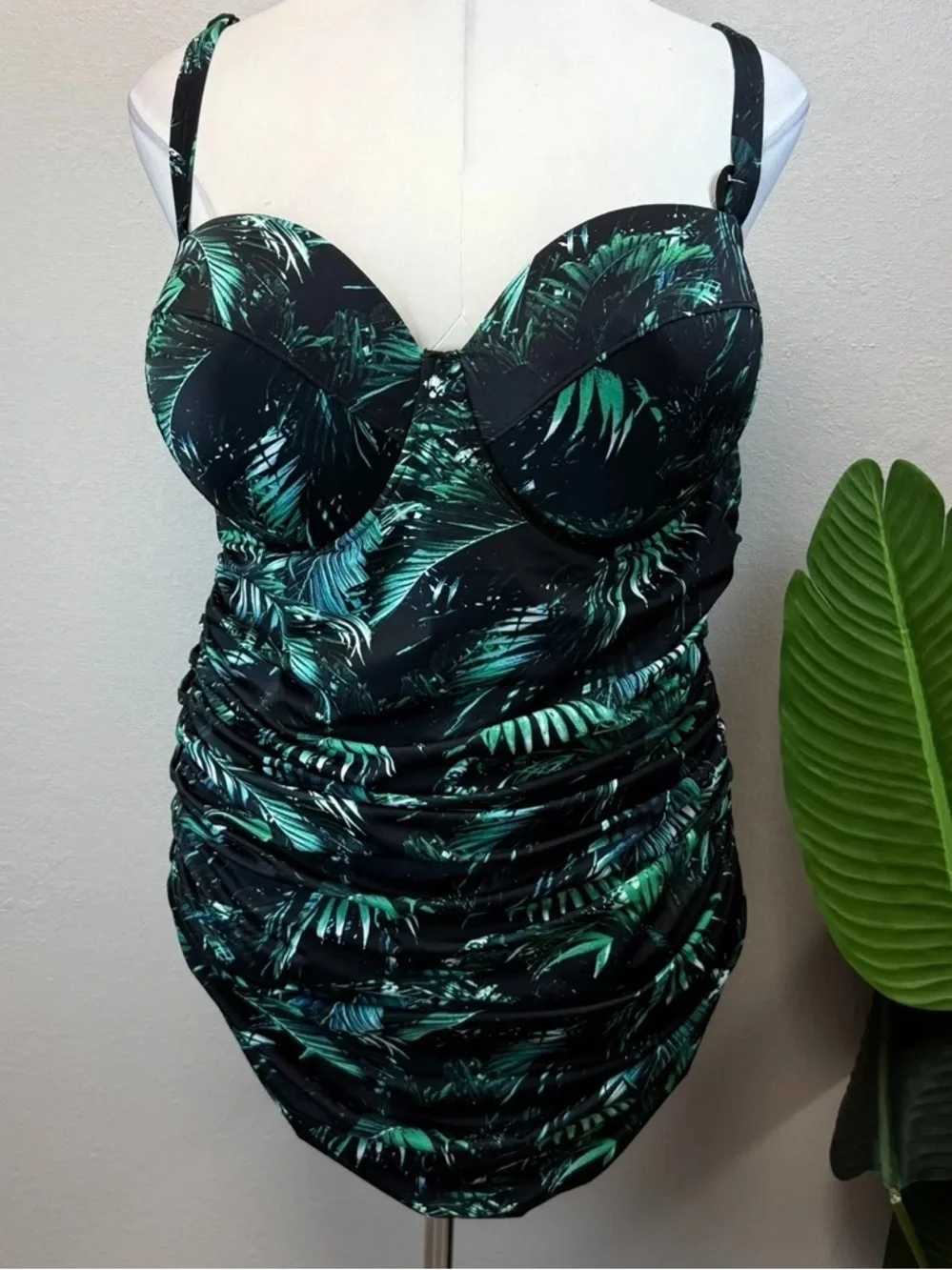 Torrid Slim Fix Underwire Lattice Side One Piece Swimsuit - New - Size 30 (6)